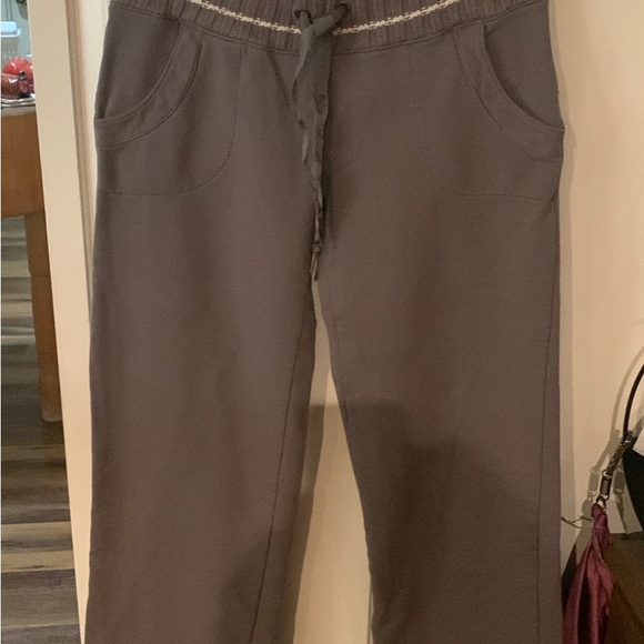 SWEATPANTS NWOT ELASTIC WAIST FRONT POCKETS SIZE XS/S - Picture 3 of 5